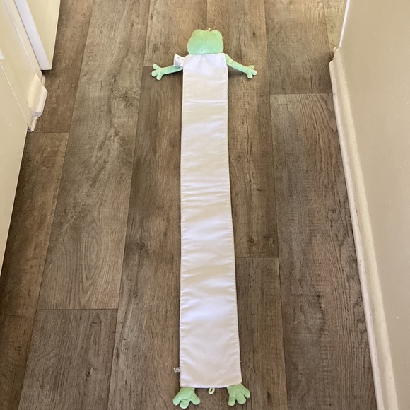 Noukie’s Growth Chart 2 Frogs - One trimmed blue & the other trimmed pink - Picture 11 of 14